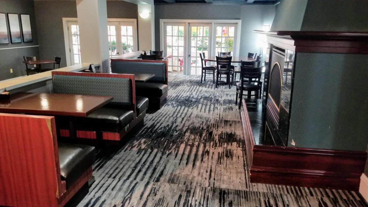 Bel-Aire Hotel Lake エリー エクステリア 写真