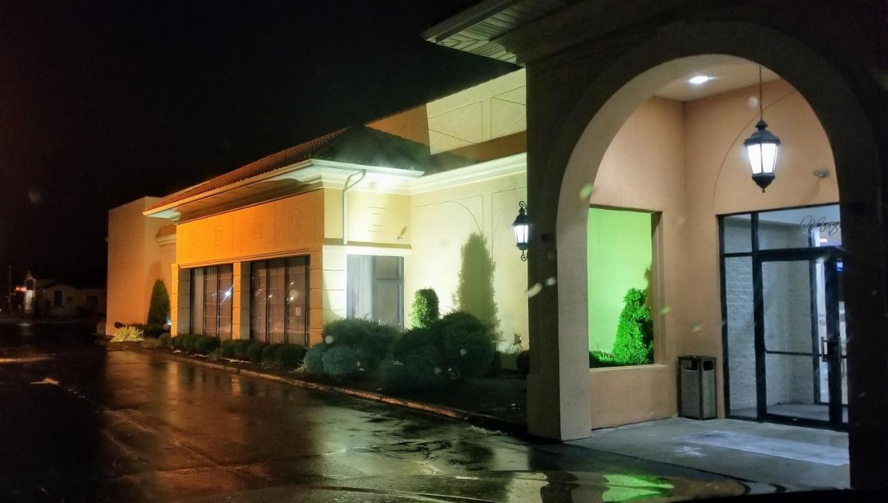 Bel-Aire Hotel Lake エリー エクステリア 写真