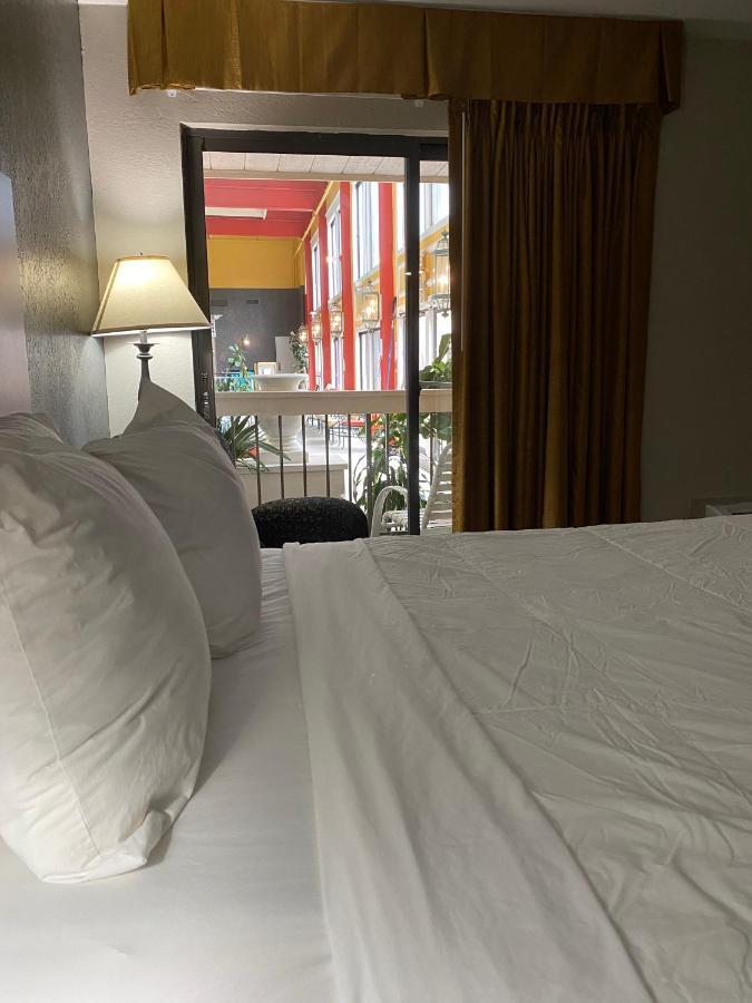 Bel-Aire Hotel Lake エリー エクステリア 写真