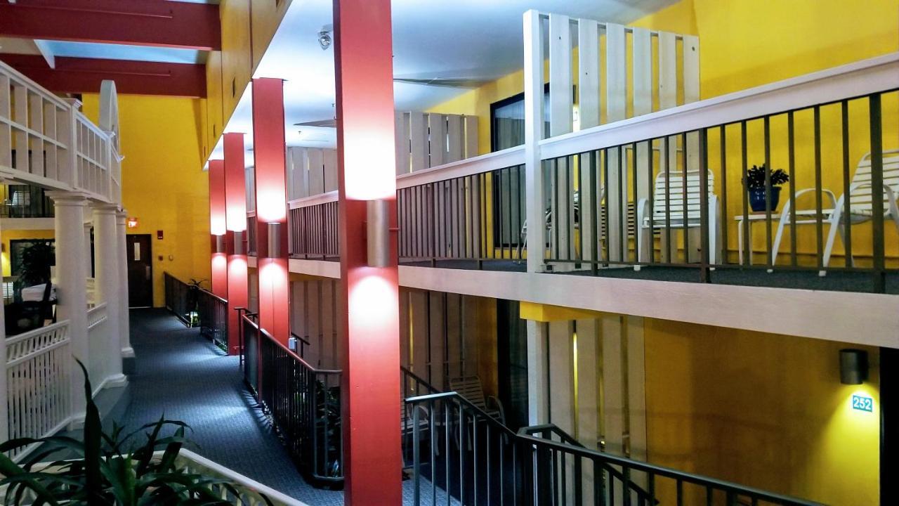 Bel-Aire Hotel Lake エリー エクステリア 写真