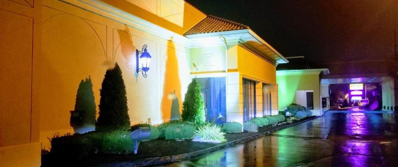 Bel-Aire Hotel Lake エリー エクステリア 写真